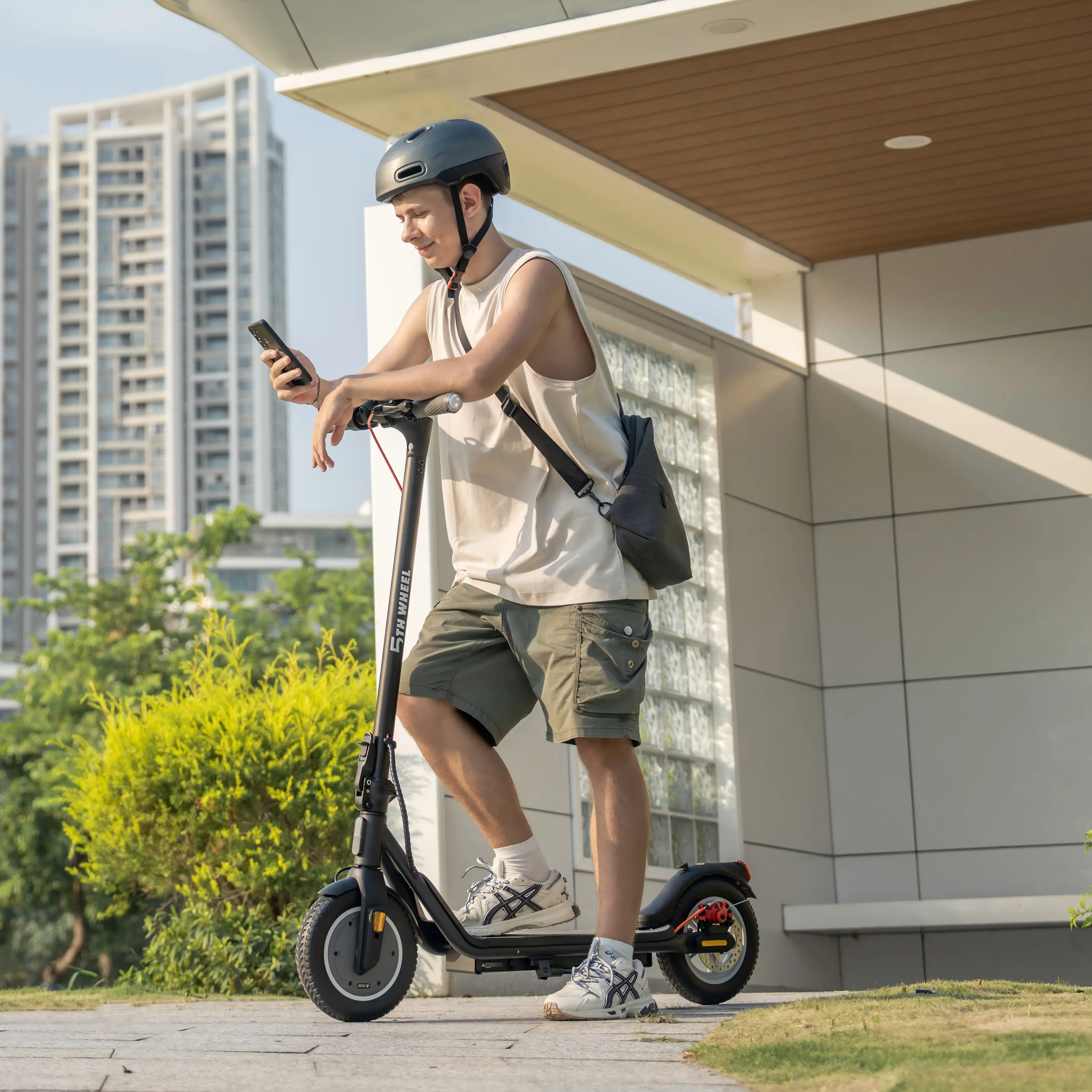 سكوتر كهربائي بعجلة 5TH، إطارات صلبة 8.5 بوصة، محرك ذروة 600 وات و25 كم/ساعة، 20-22 كيلومتر، إشارات الانعطاف والفرامل المزدوجة، 36 فولت 270 وات في الساعة (رمادي) #4