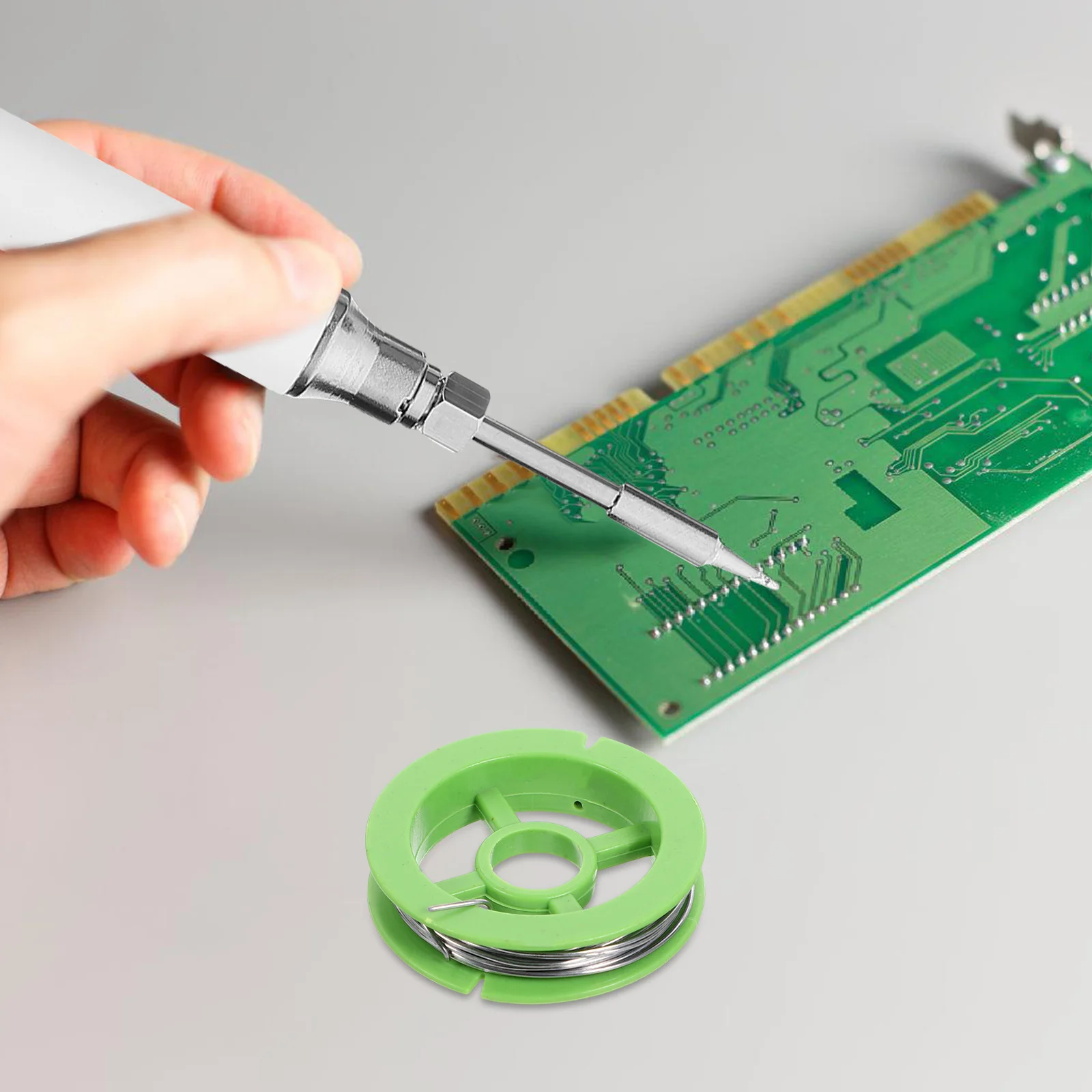 

1Set Portable Cordless Soldering Iron Mini USB Powered Wireless Electric Soldering Pen for Electronic Components Repair