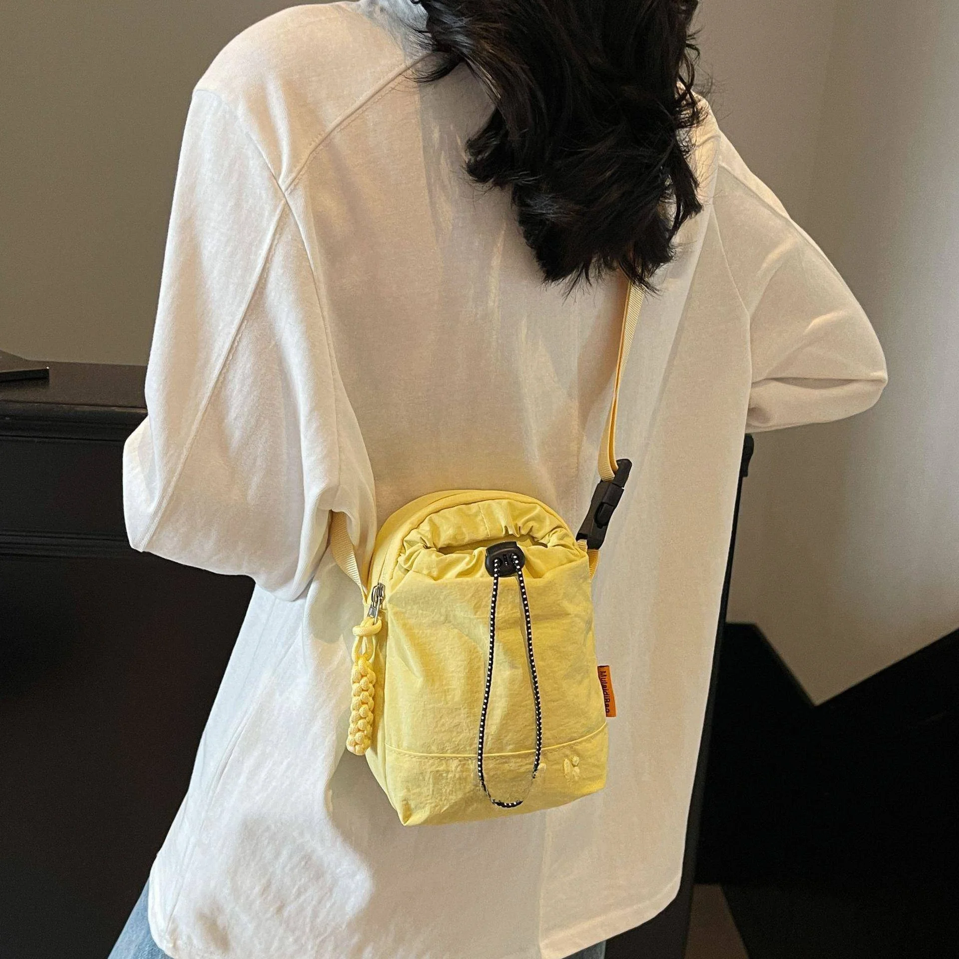 lightweight-outdoor-waterproof-mobile-phone-crossbody-bag-fashionable-new-style-single-shoulder-chest-bag-for-men-and-women
