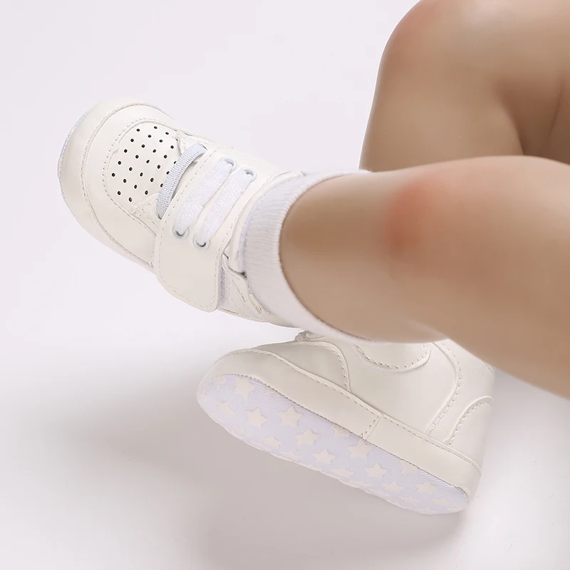 Weiße Tauf-Babyschuhe für Jungen und Mädchen, weichsohlige Baptismusschuhe, Sneakers für Neugeborene, Tauf-Lauflernschuhe – Detail 31