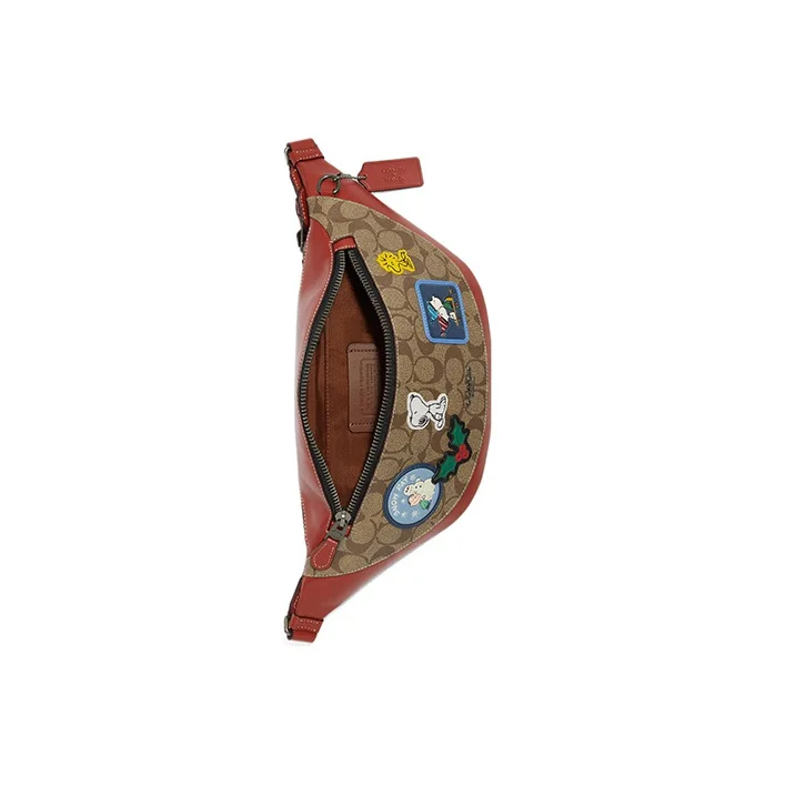 SNOOPY X PEANUTS X COACH Warren Fanny Pack CE541-QBE7V - usage example