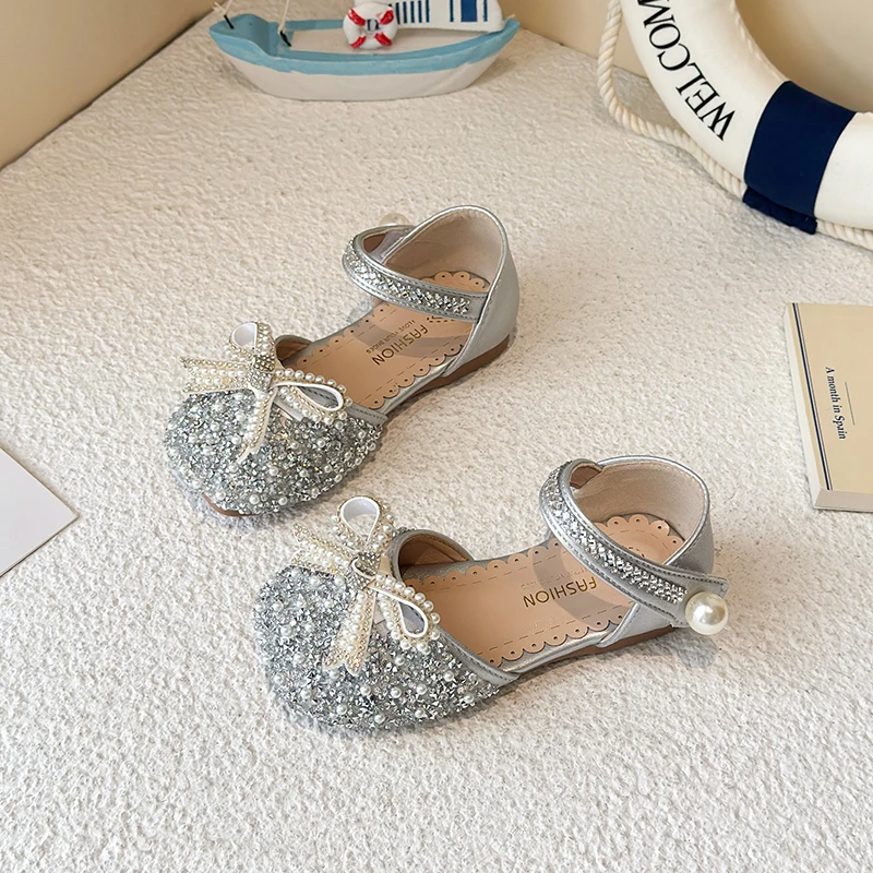 Toddler Girls Sparkly Rhinestone Leather Shoes with Beaded Bow 2026 New Summer Kids Strappy Sandals Non-slip Elegant Party Shoes