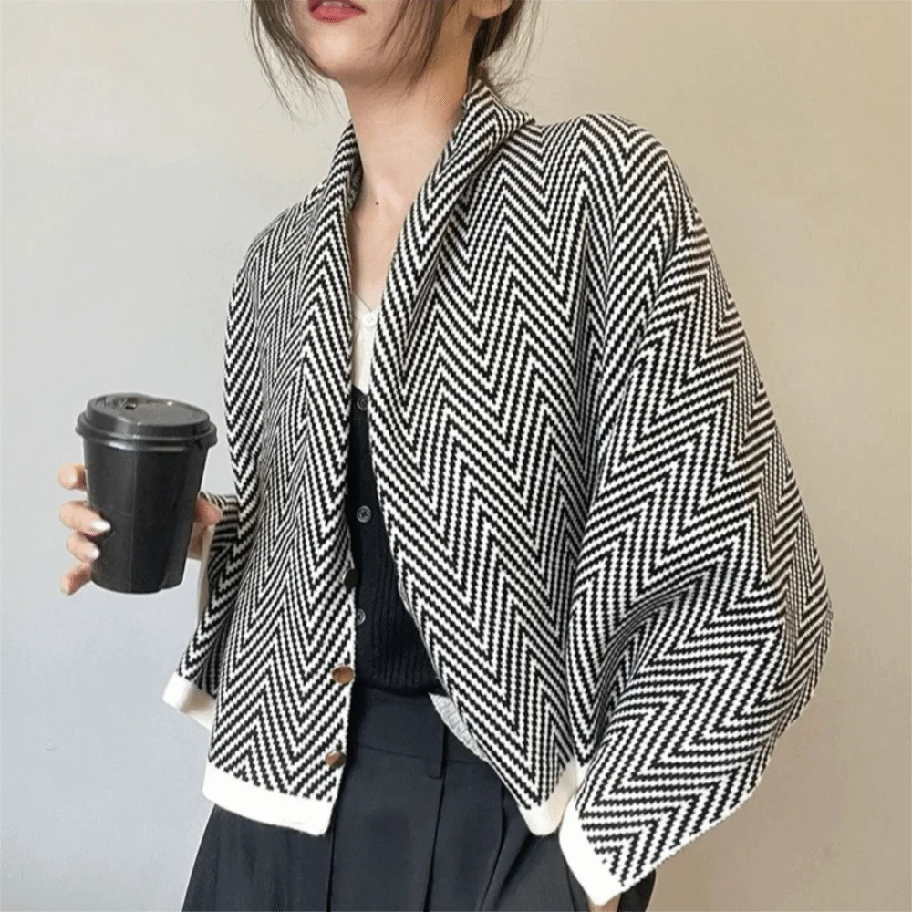 

Elegant Striped Imitate Cashmere Scarf with Button Winter Cashmere Scarves Thickened Warm Long Shawl Student