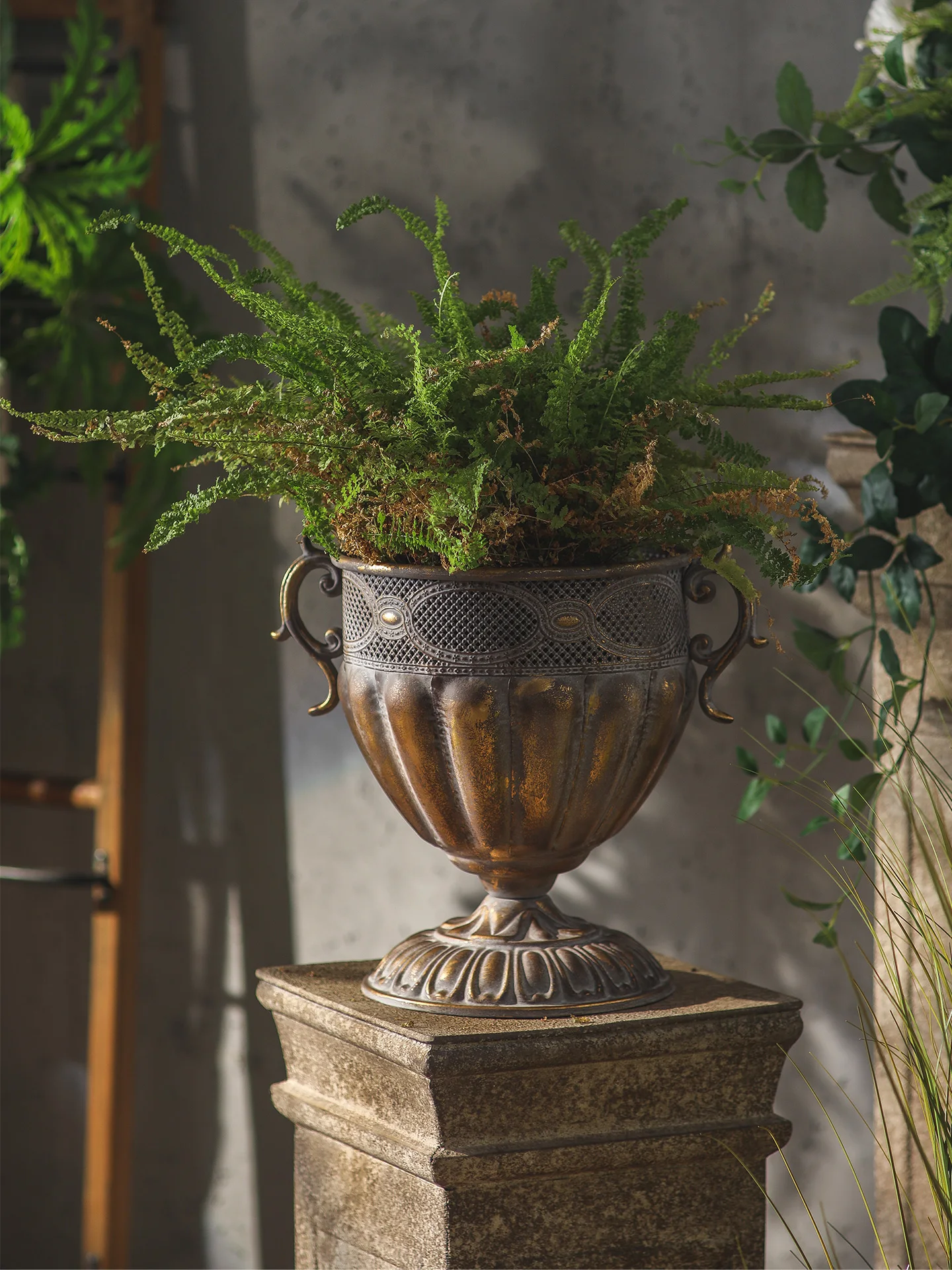 

Rustic American Sle Iron Art Flower Pot Decoration Coffee op Tea Room Restaurant Entrance Table Top Decorative Vase