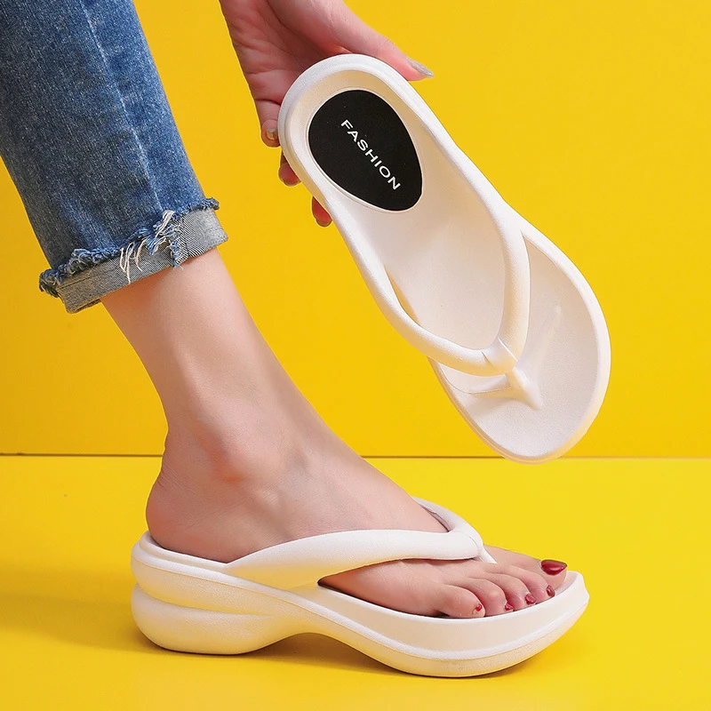 Fashion Female Beach Flip Flops Summer 2022 New Clip Toe Thick Platform Slippers Women Wedges Non-slip Soft Sandals Home Slides