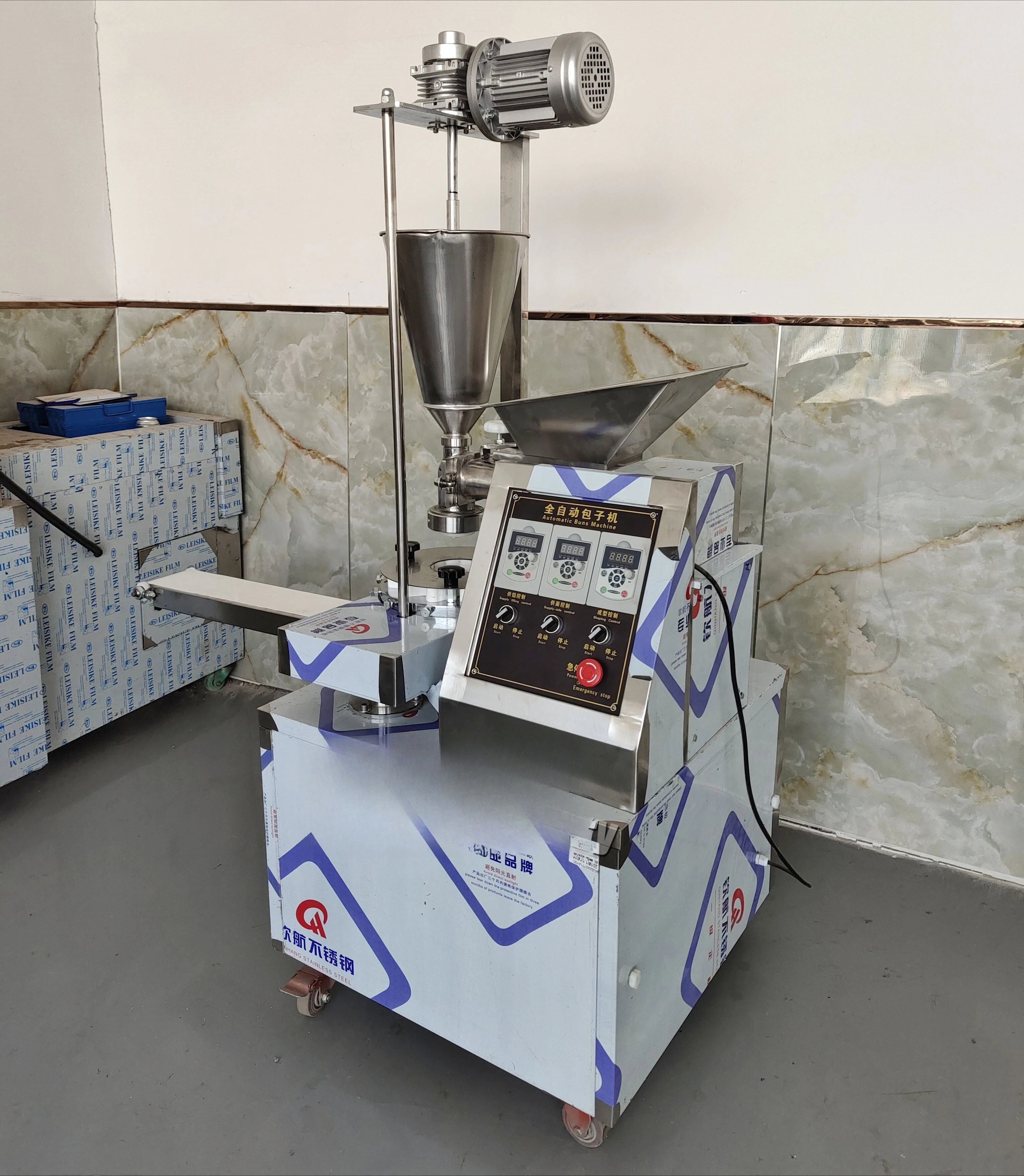 Commercial round Shape Baozi Making Machine Small Momo Steamed Meat Bun Maker with Motor Core Component