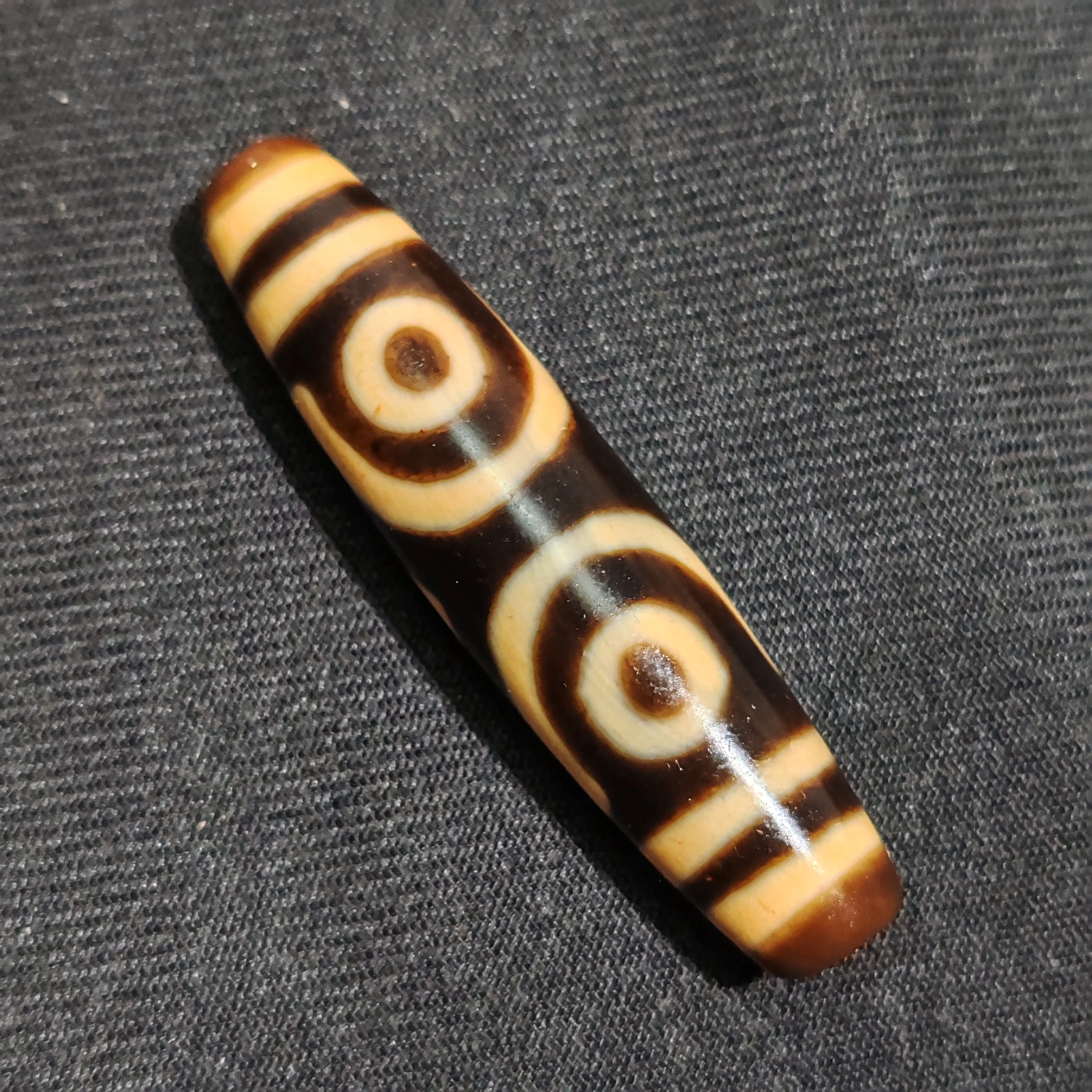 Tibetan Taiwan infiltration high oil patina 54 * 13mm tooth yellow 3-eye agate Tianzhu DIY accessory Dzi