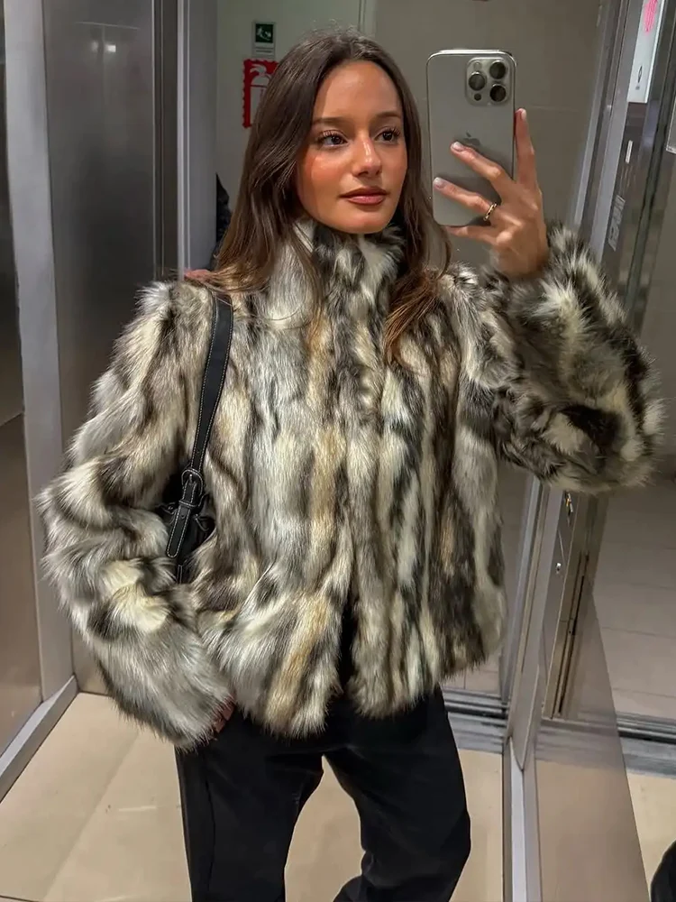 

Women Elegant Faux Fur Jacket Autumn Winter Thick Warm Furry Short Coats Fashion Ladies Clothing High Street New Outerwears ﻿