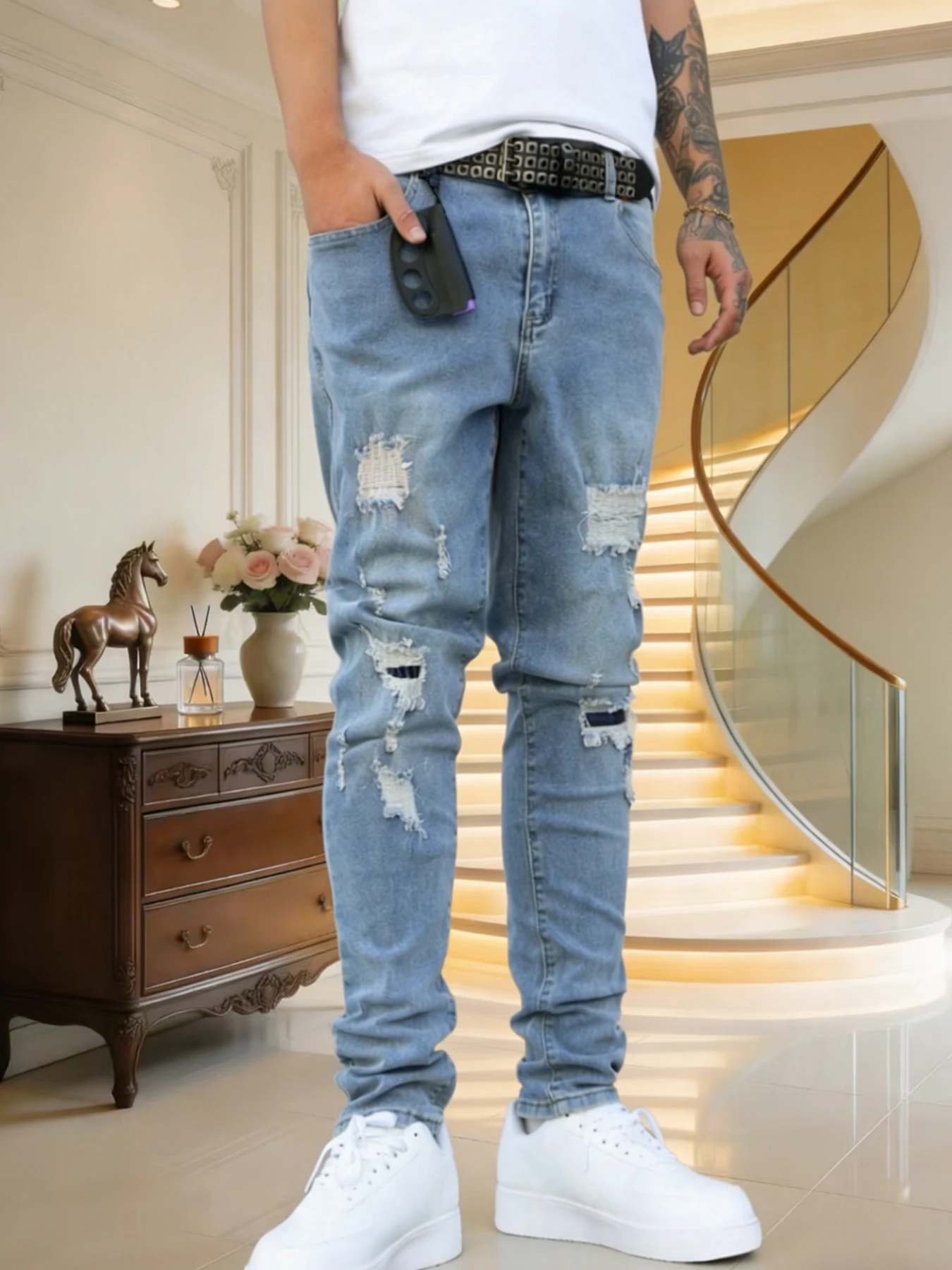 

Plus-size American high-street ripped jeans, light blue washed and frayed, men's oversized trendy slim-fit