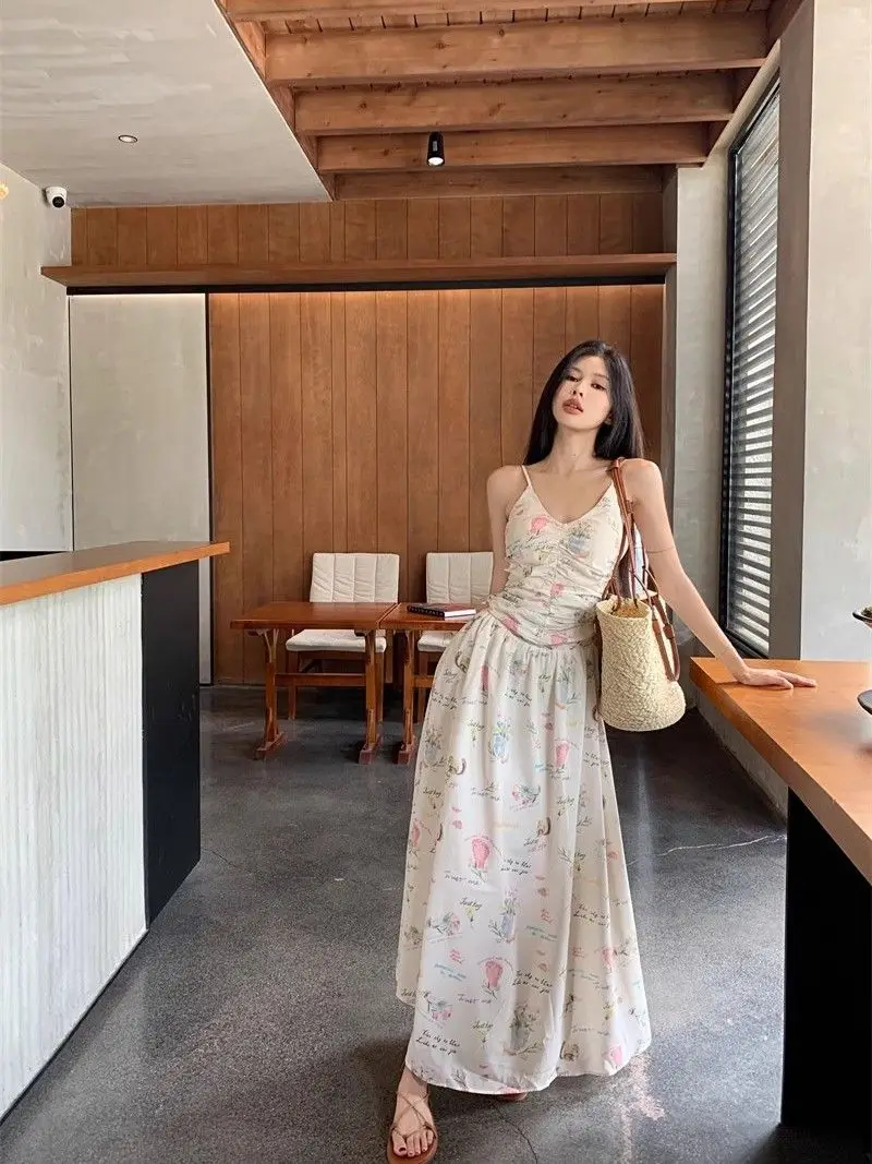 Vestido con tirantes florales sin espalda estilo vacaciones sexy nuevo estilo cintura alta cuello en V delgado