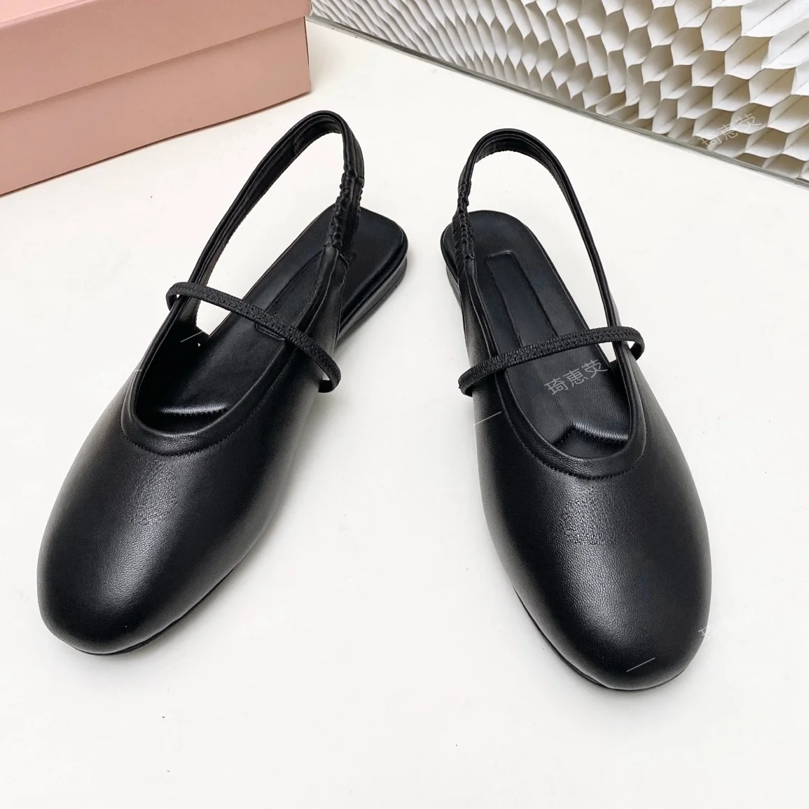 2026 New Round-Toe Flat Mary Jane Shoes Strap Ballet Flats Versatile Slimming Closed-Toe Shallow  Sandals Zapatos De Mujer