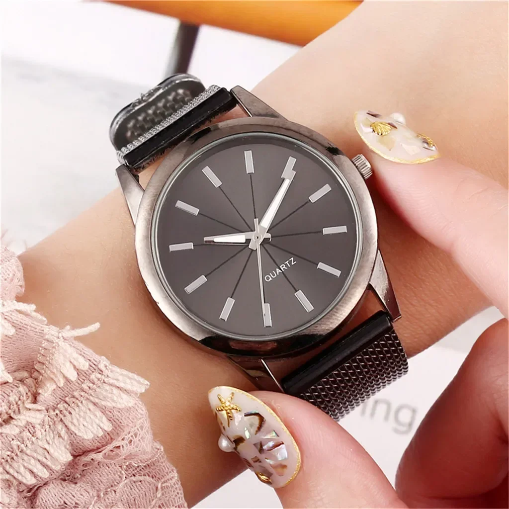 Reloj de cuarzo con malla de acero inoxidable para mujer, pulsera de lujo, color dorado y negro, a la moda