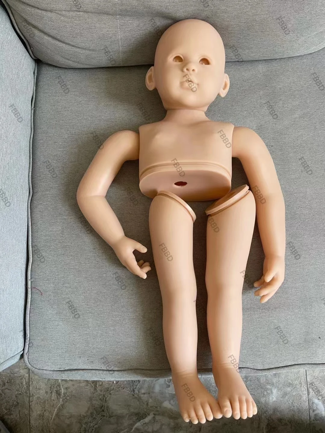 

Оригинальный размер с торсом Up 32 дюйма 84 см Reborn Baby Louisa с тканевым корпусом и разъемами