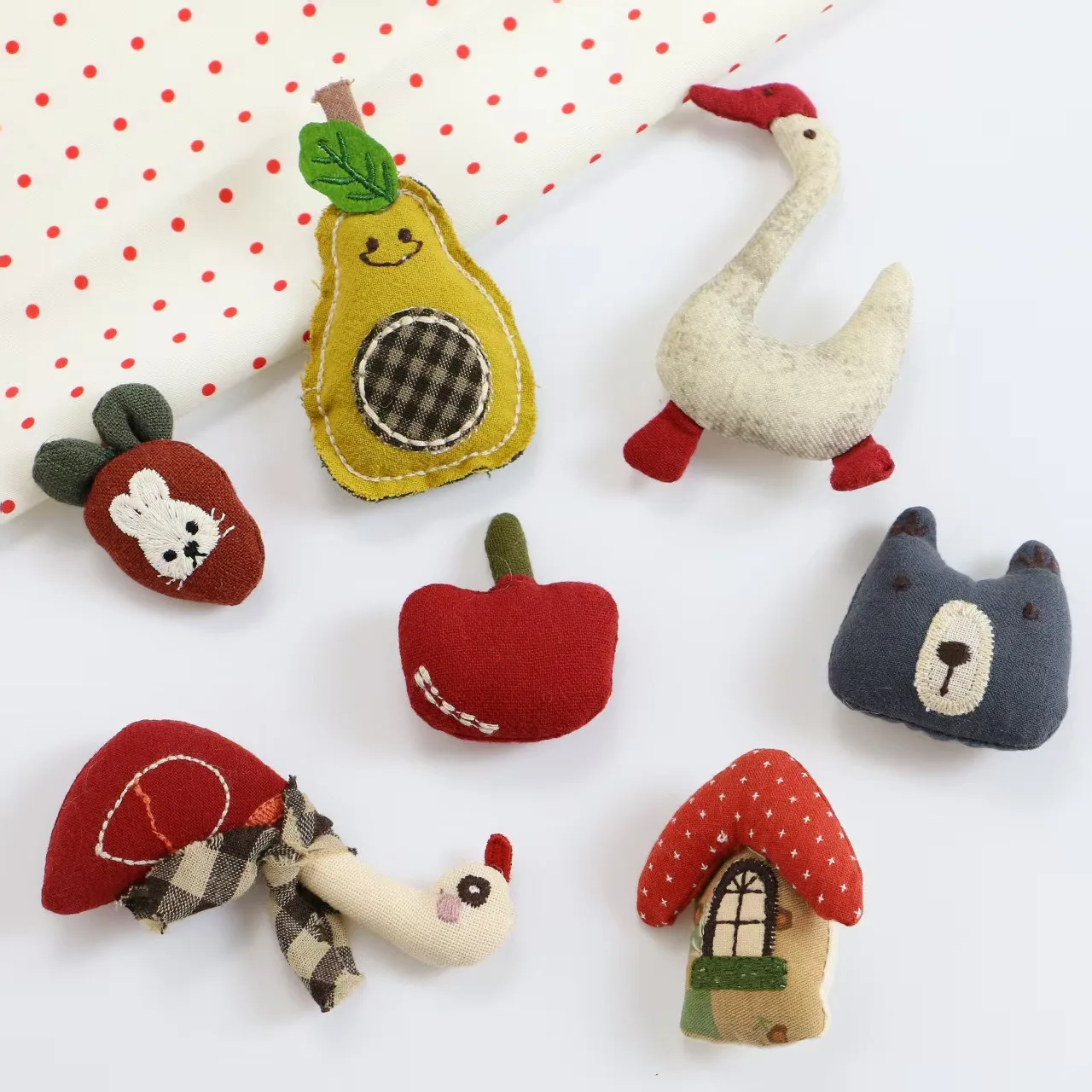 

Набор креативных мультяшных брошей в виде животных и фруктов: плюшевая булавка-сова для свитера, пальто, сумки, для рукоделия, тканевая брошь, аксессуар для одежды