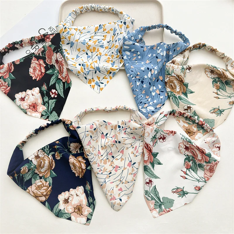 

Woman Little Fresh Floral Fabric Bandanas Girls Triangle HeadScarf Ladies Summer Autumn Hair Scarf Hair Accessories Turban