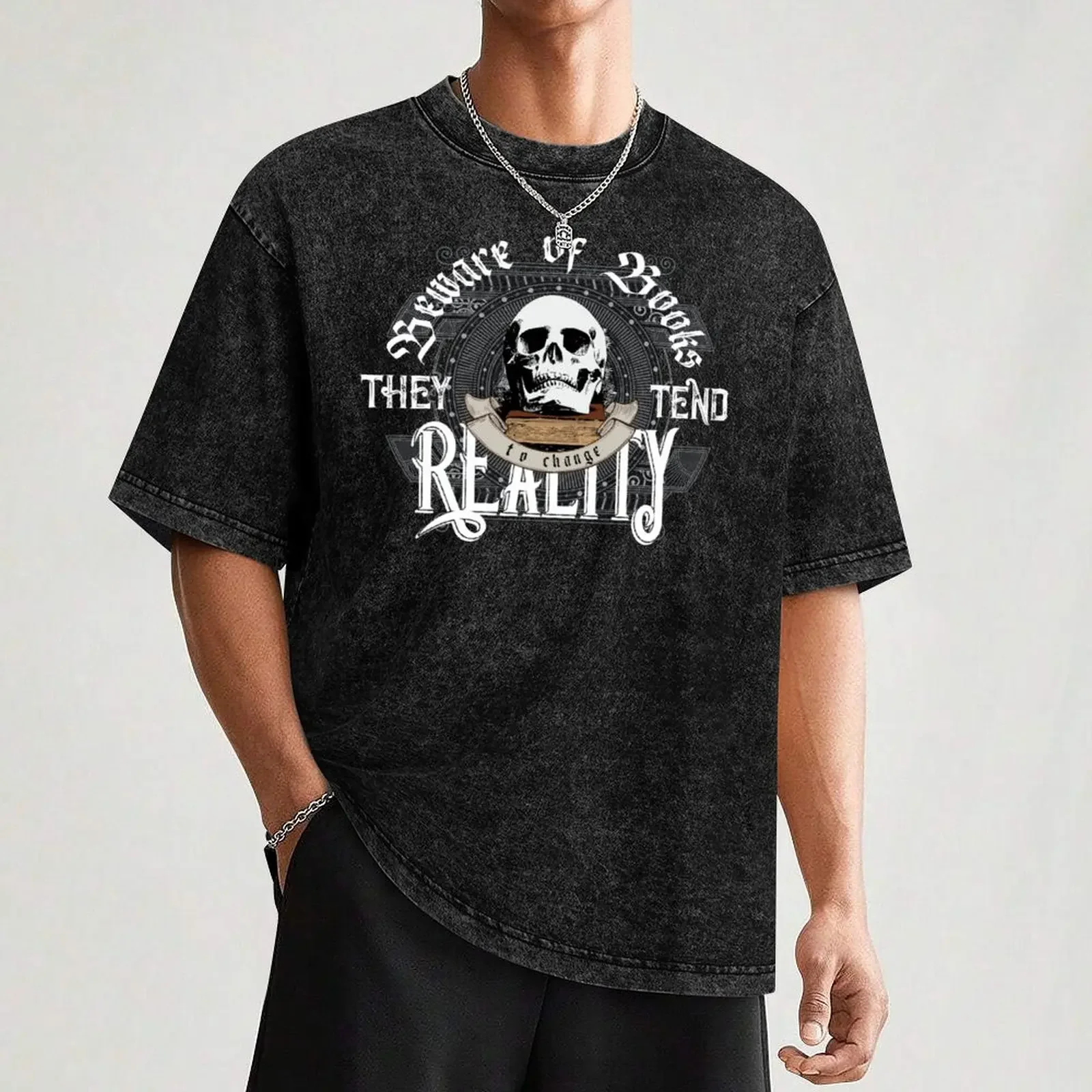 احذر من الكتب الذي يميلون لتغيير الواقع - تي شيرت رائع ومضحك لمحبي الكتب وقارئ الكتب العتيق والجمجمة الخيالية #3