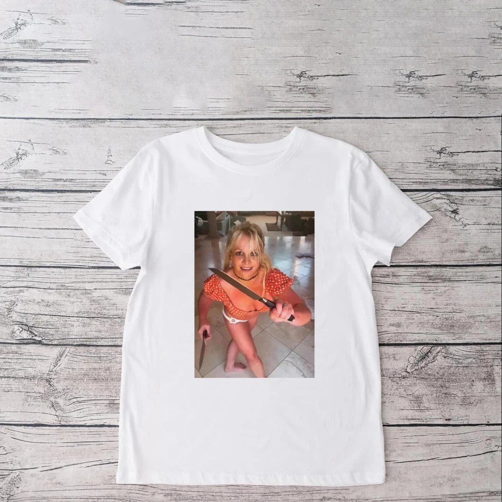 Britney Spears Dances While Holding Knives shirt Funny Harajuku print shirt Women\'s crew neck Britney merch shirt concert tee