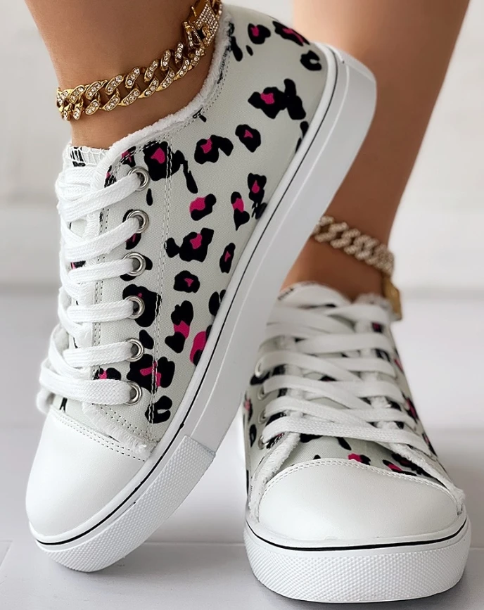 Women's Sports Shoes Leopard Print Raw Hem Lace-Up Canvas Sneakers