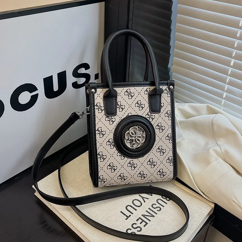 

2025 New Women's High-end Single Shoulder Crossbody Handbag - Small-scale Design Fashionable Versatile Tote for Daily Use