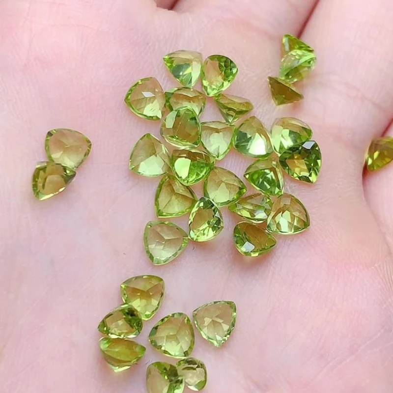 5 مللي متر إلى 8 مللي متر تريليون قطع الزبرجد الطبيعي أحجار كريمة مفكوكة أسعار الجملة الزبرجد الحقيقي لمتجر المجوهرات