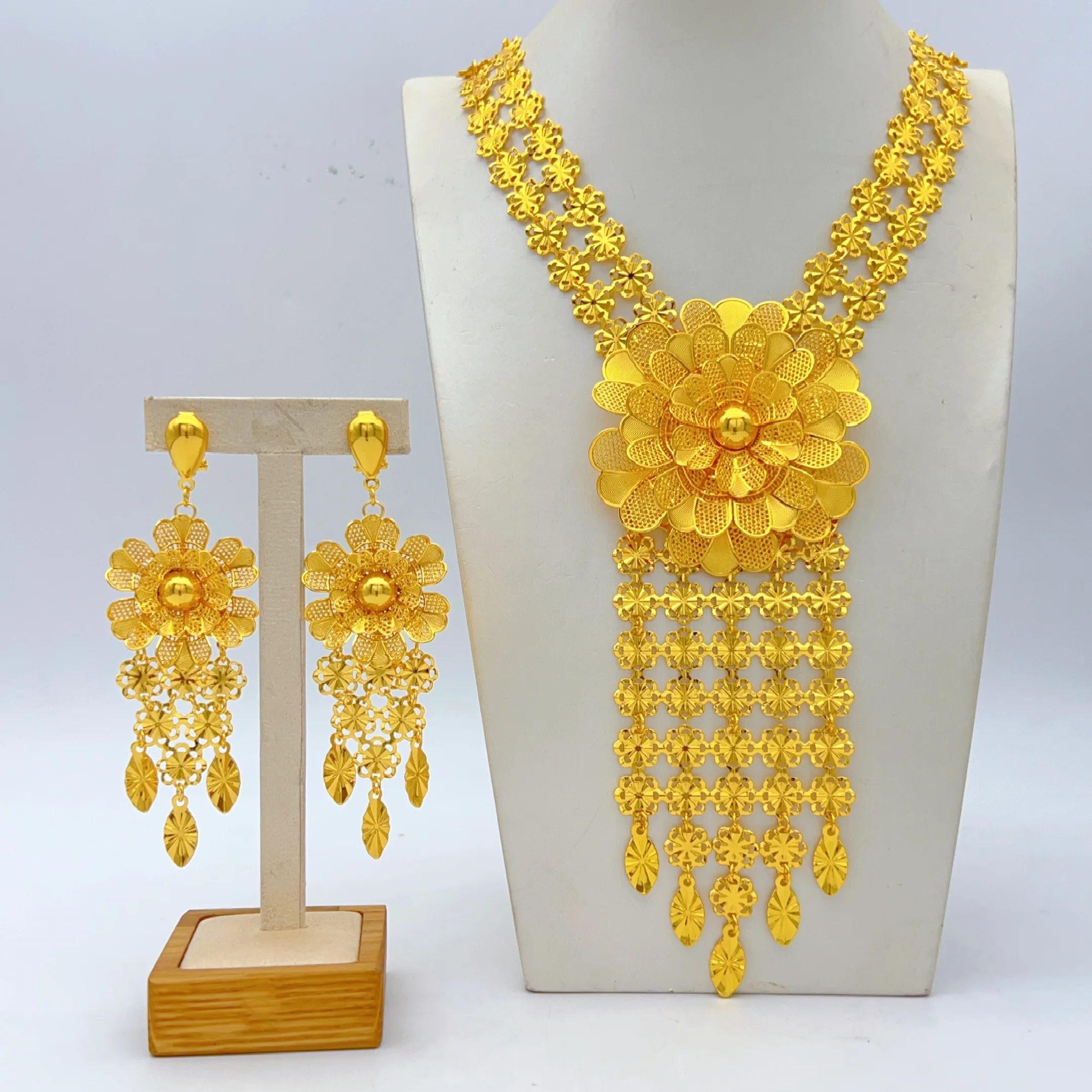 Luxury Dubai Long Flower Necklace and Earrings Set