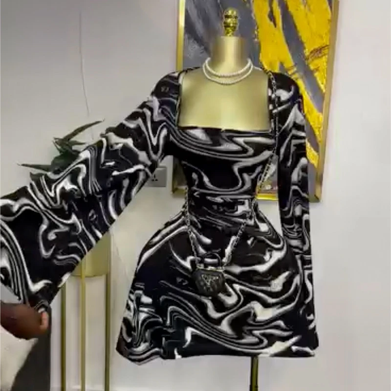 فستان نسائي قصير بأكمام طويلة مطبوع عليه زهور كبير سوينغ 2025 عطلة الصيف وأعياد الميلاد فساتين الحفلات المثيرة