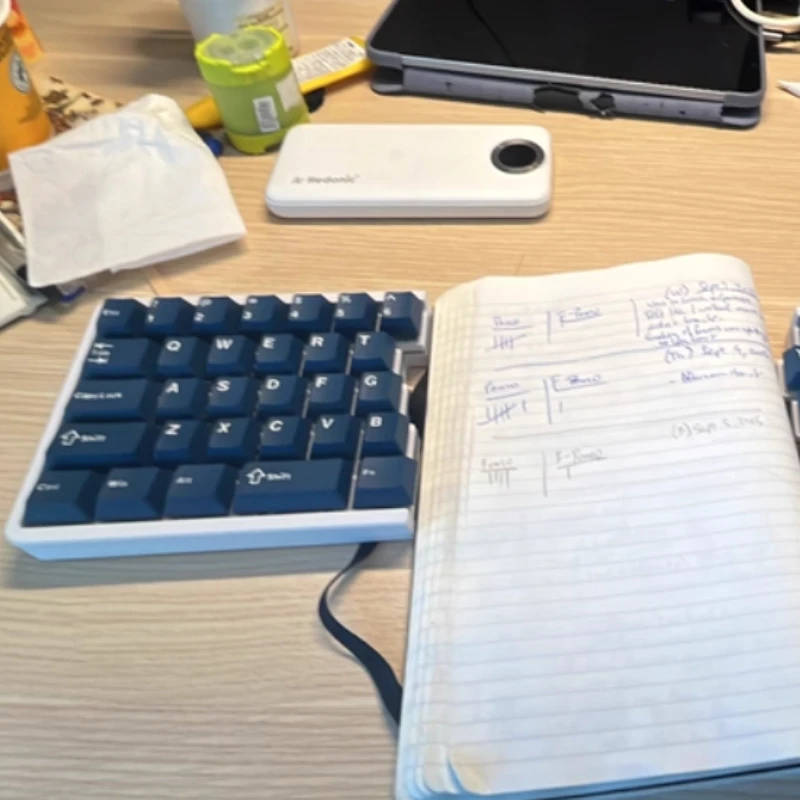 W64 Wireless Split Keyboard Hot-Swappable VIAL Customizable Left-Shifted Layout Wireless Connection Ergonomic Typing Peripheral