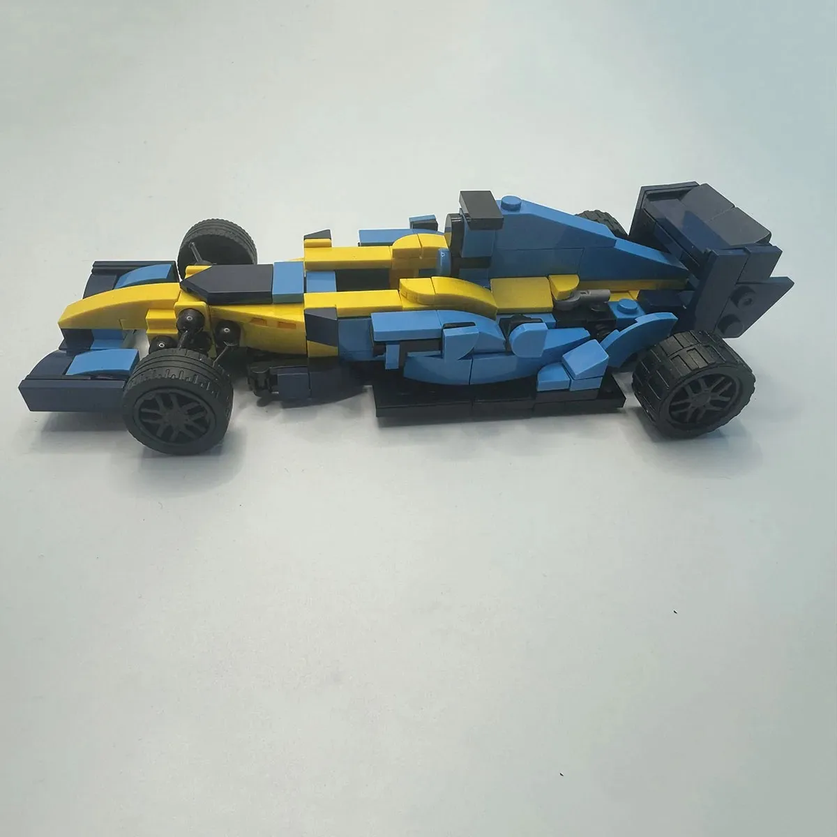 252PCS MOC F1 Racing Speed Champion R25 Comes With Pre-cut Stickers Assemble Building Blocks Toy Brick Children's Holiday Gifts