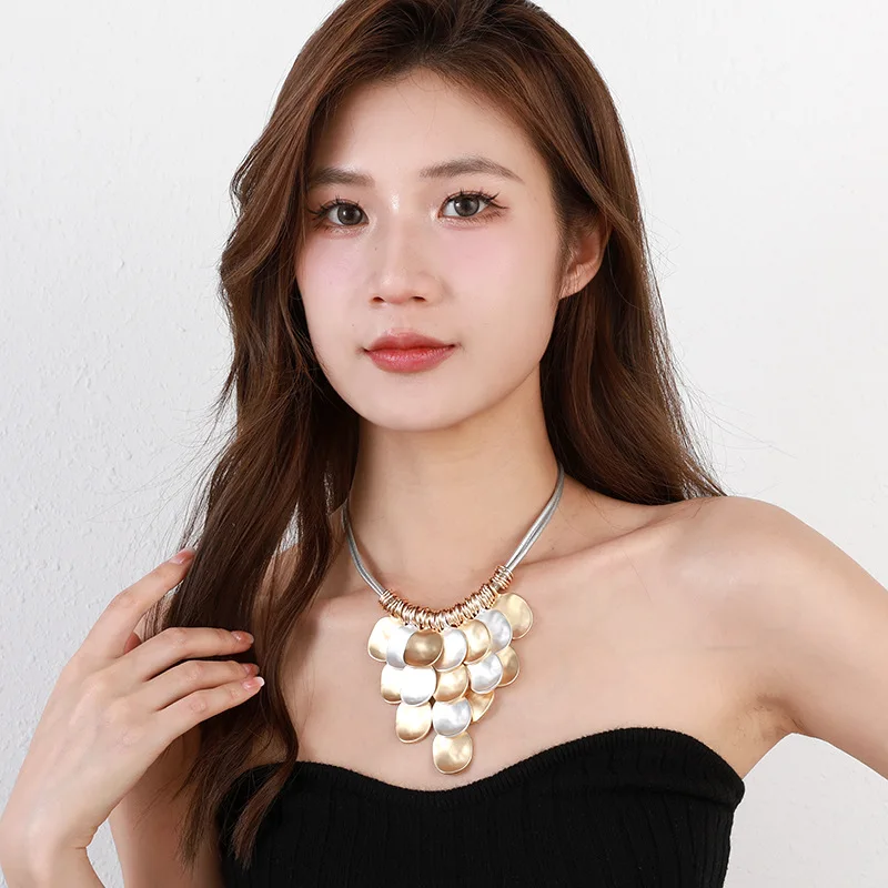 The new foreign trade  special supply is simple style, European and American geometric metal fashion contrast