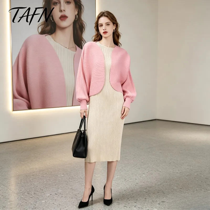 Miyake Pleated 2026 New Autumn Women's Jacket Batwing Sleeve Buttonless Loose Versatile Thin Cardigan Women's Clothing Pleat
