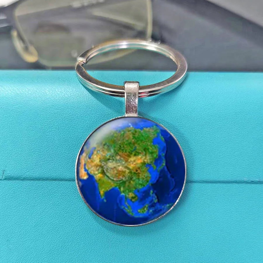 Porte-clés réaliste de la planète Terre, porte-clés polyvalent pour sac d'école, souvenir d'anniversaire pour les amateurs de géographie
