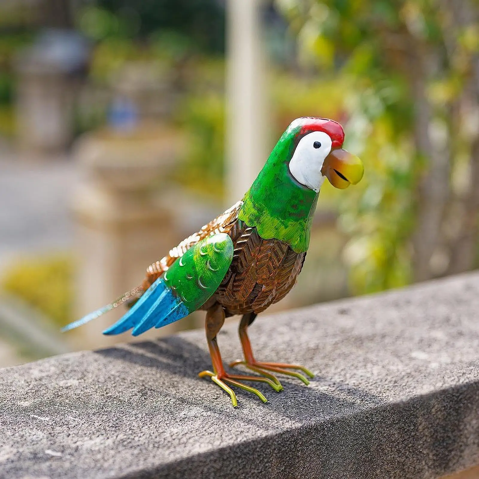 

Iron Parrot Statue Garden Decoration 4.7x12.6x9.4inch Lifelike Multipurpose Hand Painted for Indoor Outdoor Decor Portable