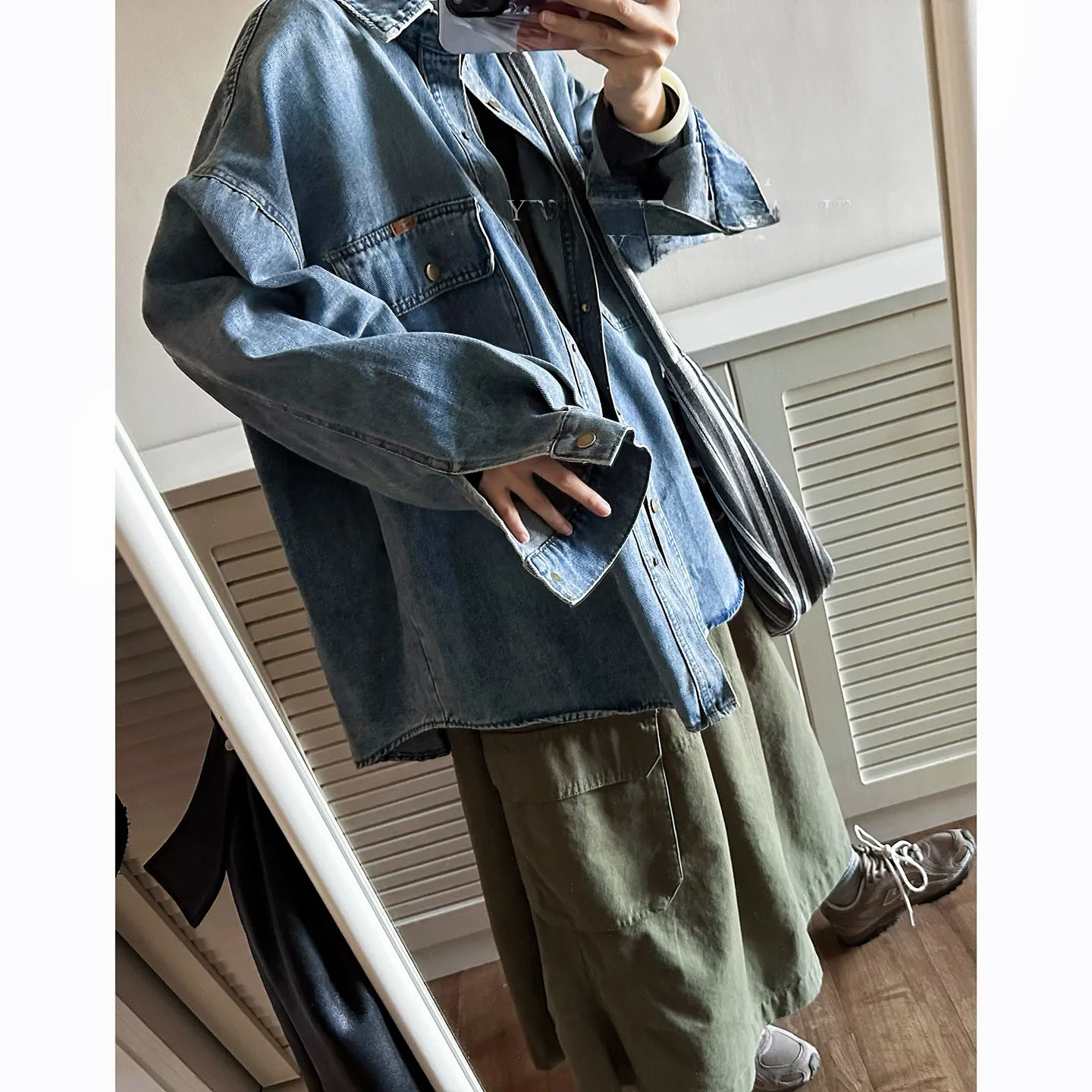 

YesRabbit Korean Retro ex Waed Denim irt Women Loose Long Sve Versatile Layering irt Comfortable Fit Spring 2026