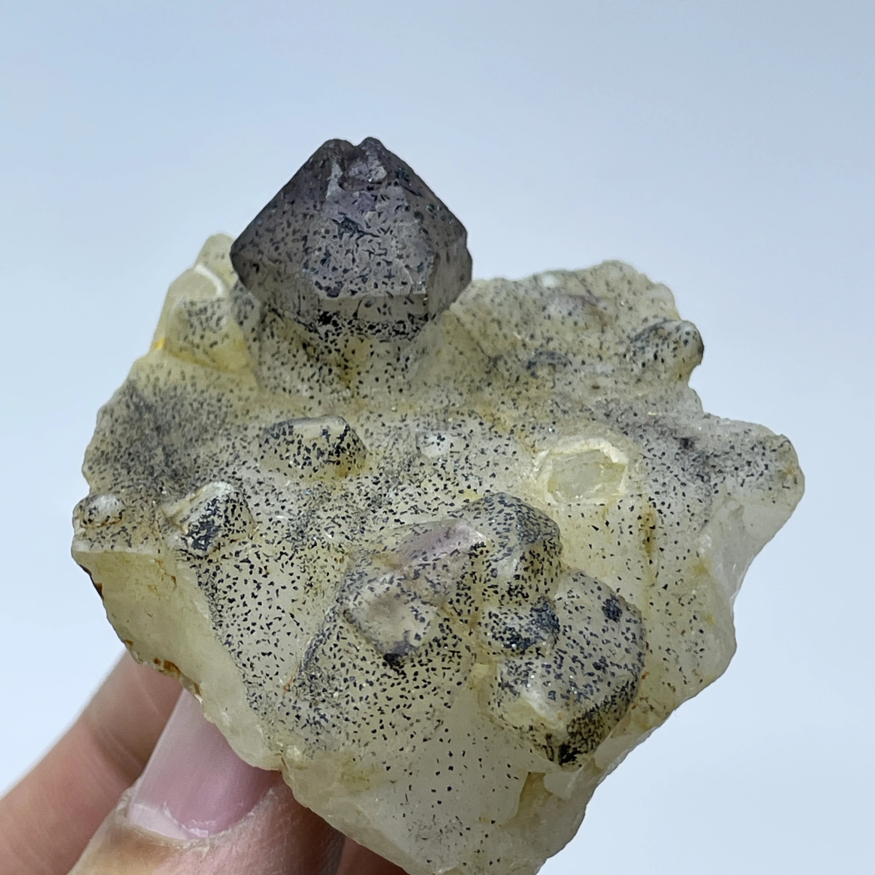 Natural Amethyst With Gold Rutilated Quartz And Mica Crystal Mineral Specimen Raw Rock Home Decoration Healing