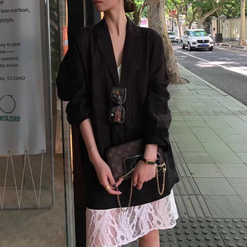 

Black Minimalist Long Sleeved Shirt, Women's Early Autumn Fashion Sunscreen Shirt, Loose Casual Office Commuting Linen Shirt
