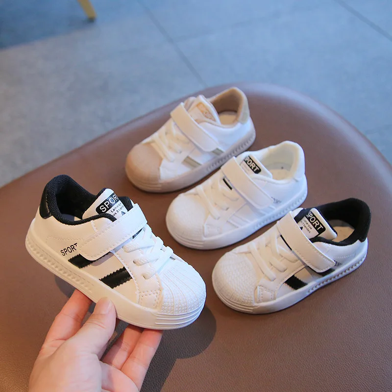 Zapatos de tablero de cuero impermeables para niños, zapatos blancos con cabeza de concha, zapatos de tablero para niñas, zapatos para bebés y niños pequeños, 2024