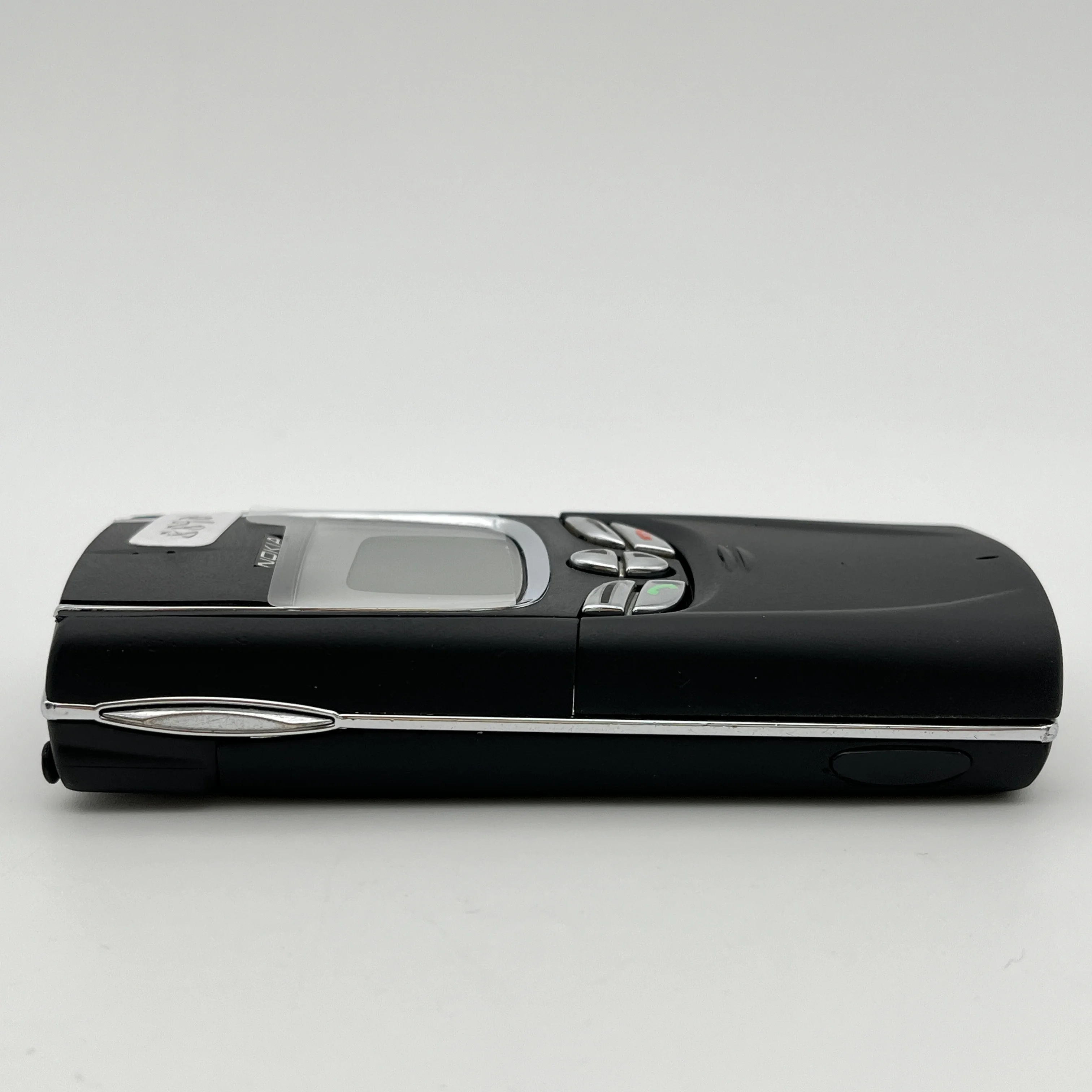 هاتف Nokia 8890 الأصلي مصنوع في فنلندا يدعم اللغة الإنجليزية بحالة جيدة فقط