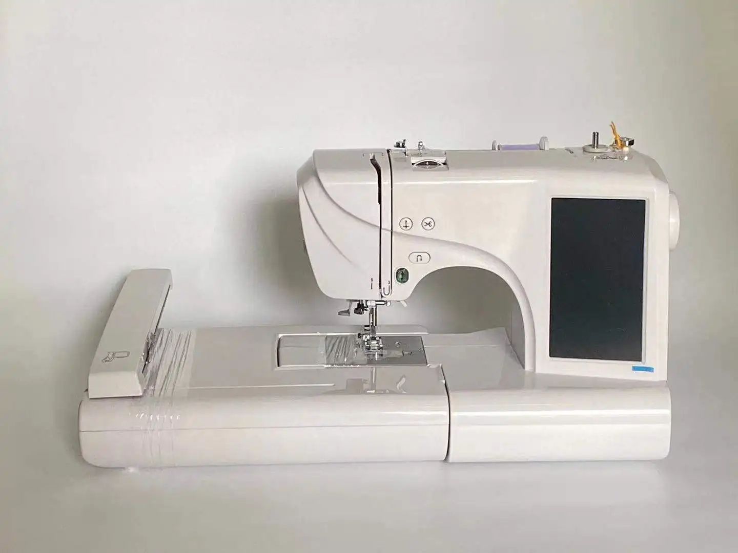 Automatic Touch Screen Multi-function Single Domestic Embroidery and Sewing Machine
