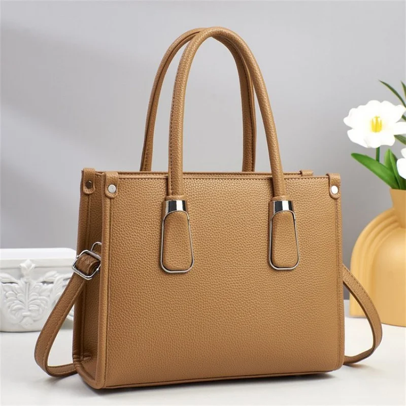 

Элегантная кожаная мини-сумка-клатч с уникальным винтажным стилем, однотонным и модным дизайном сумочки-мессенджера