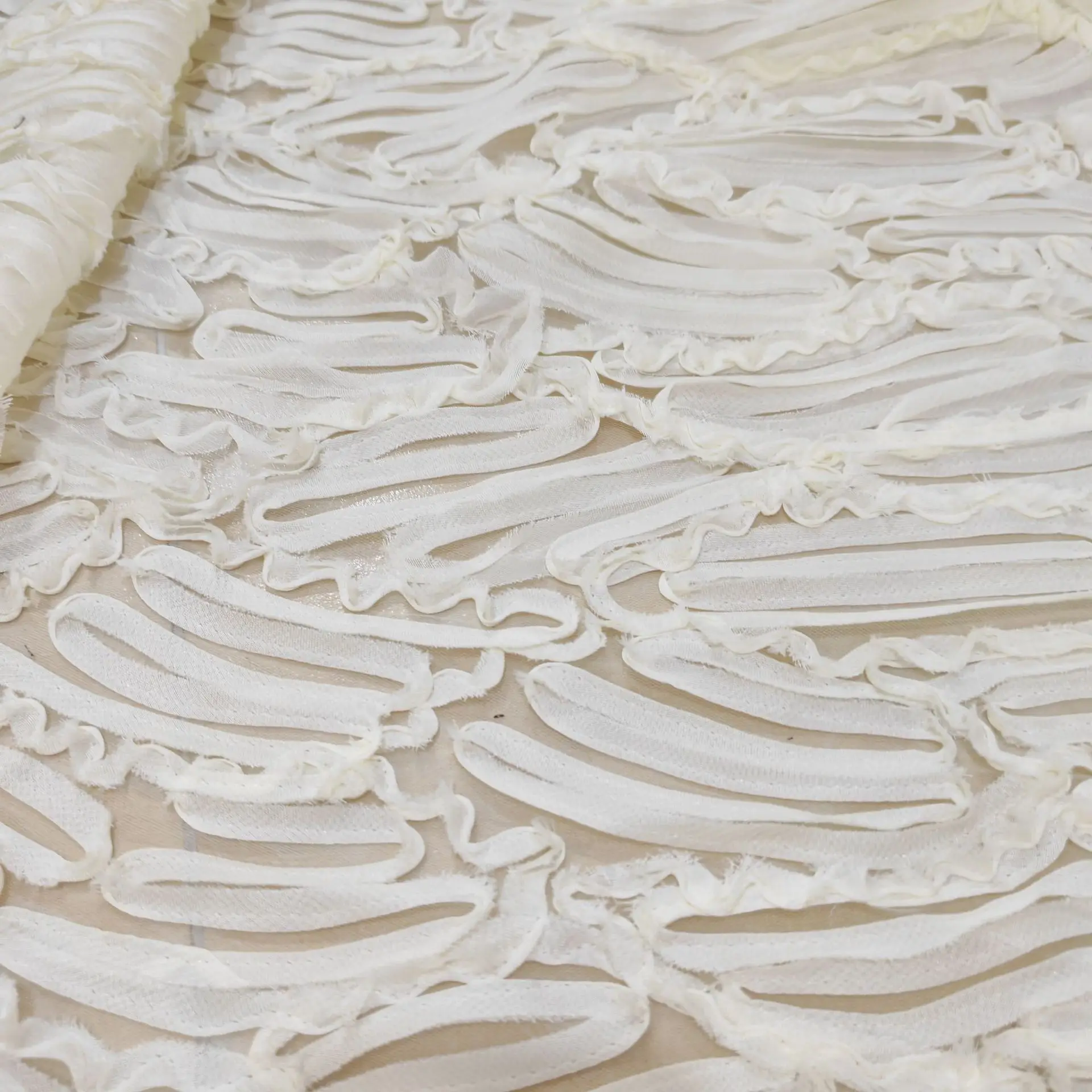 

1 Yard White/Yellow 3D Daisy Leaf Embroidered Mesh Fabric – 1.5m Wide for Puff Dresses, Wedding , Elegant Vintage Minimalist