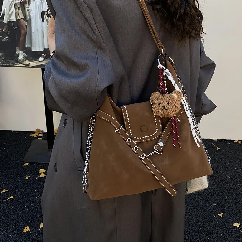 

2025 Matte Tote Bag, Spacious Shoulder Purse for Women, Vintage Commuter Crossbody, Casual Autumn Winter Bag, Textured Sling Bag