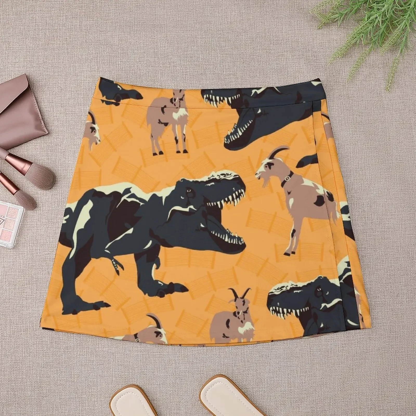 Dia Akan Makan Kambing? Rok Mini Pakaian Wanita Rok Wanita