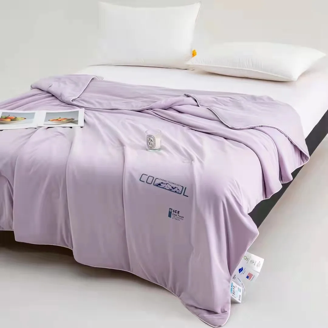 Ice cream cool silk summer air-conditioning quilt, washable and machine washable, skin-friendly and soft summer thin quilt