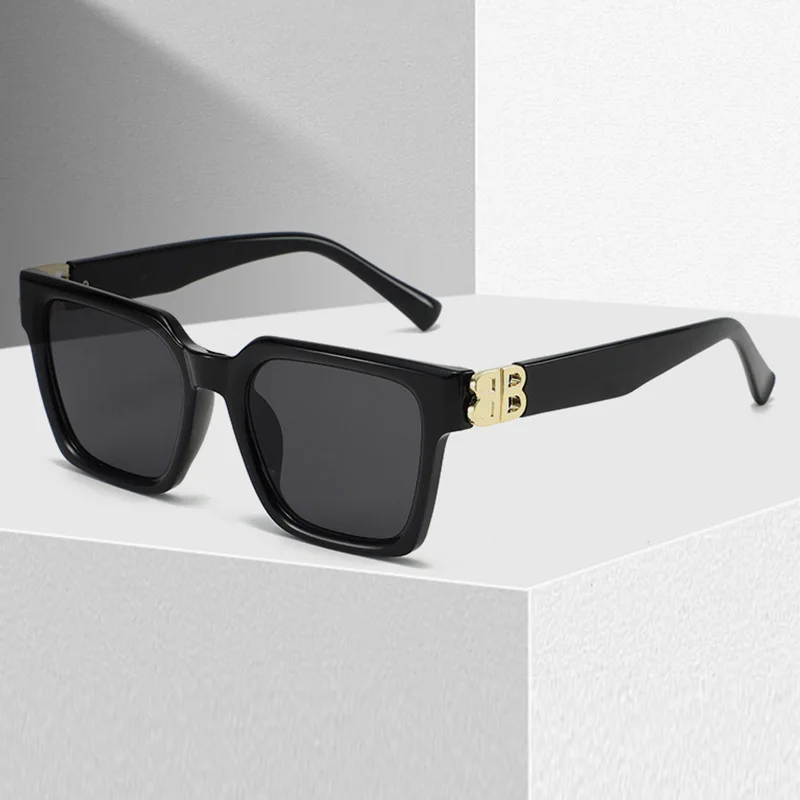 

‌2025 Square Sunglasses - Party & Travel Essential, Trendy UV Protection, Lightweight & Durable, Perfect for Outdoor Activities‌