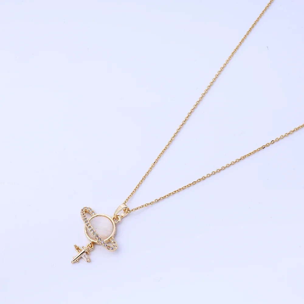 قلادة فاخرة خفيفة من الذهب عيار 18 قيراط، سلسلة نسائية من الفولاذ التيتانيوم، صليب غير يتلاشى، زركونيوم مرصع بالزركونيوم، عصرية للتنقل، e