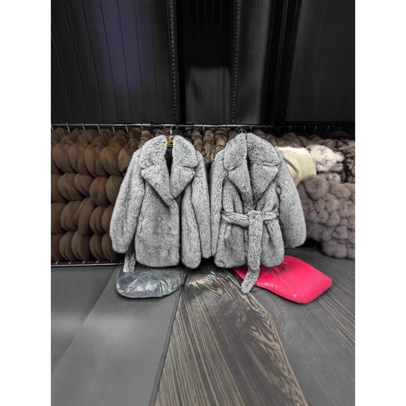 معطف نسائي فروي دافئ ملابس خارجية شتوية 200 جرام من الجلد المحيط جايت طويل Sve بياقة Sle Sisterly الاتجاه مع قبعة #3