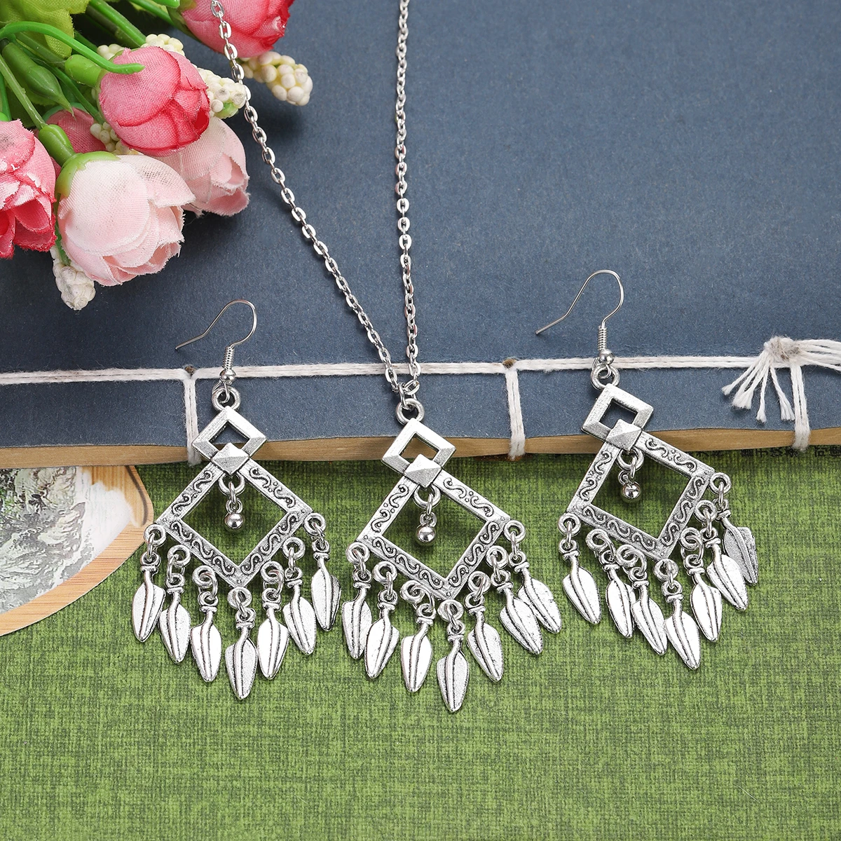 Vintage Ethnic Leaf Tassel Jewelry Set Antique Silver Color Irregular Geometric Necklaces Sets for Women Fashion Indian Jewelry