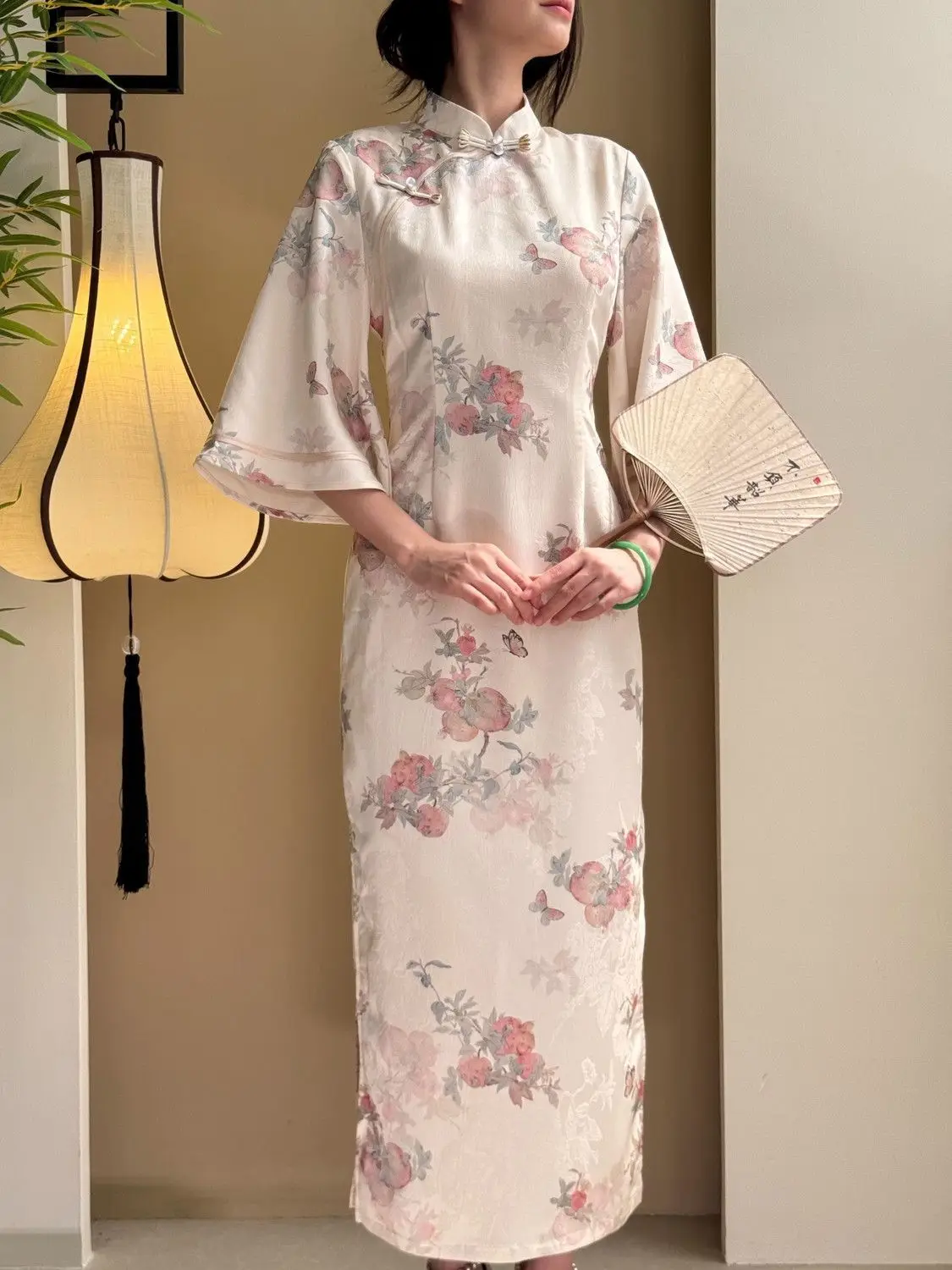 

Improved Cheongsam 2025 Large Sleeve Young Women's Chinese Retro Slimming Style Long Sleeve Spring and Autumn Qipao Dress