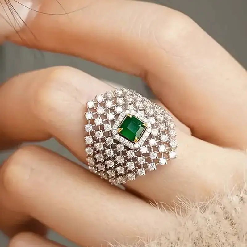 Huitan Funkelnder Damenring mit grünem CZ-Stein, hohles Design, modisch, für Hochzeit, elegante Dame, Jahrestag, Accessoires, Schmuck, Geschenk
