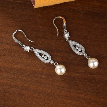 結婚式のための模造真珠のイヤリング、結婚式やパーティーのためのフックイヤリング